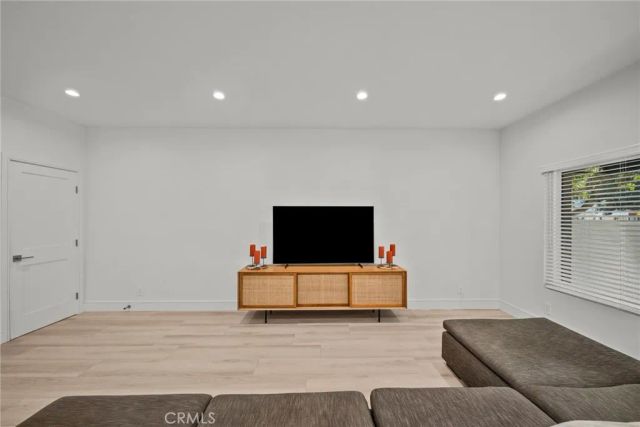 484 S Euclid 101, Pasadena, CA 91101