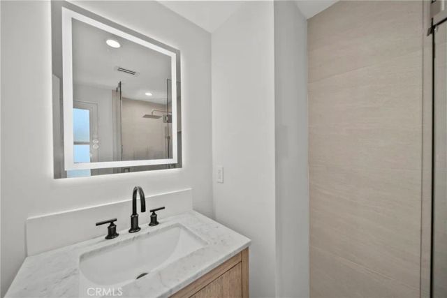 484 S Euclid 101, Pasadena, CA 91101