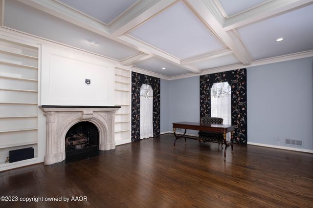 2802 S HUGHES Street, Amarillo, TX 79109