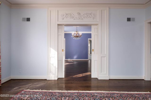 2802 S HUGHES Street, Amarillo, TX 79109