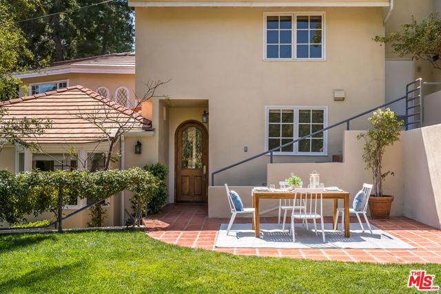 941 N Norman Place, Los Angeles, CA 90049