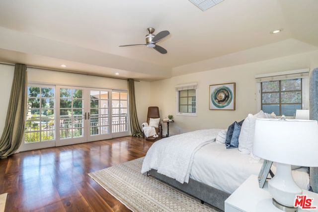 941 N Norman Place, Los Angeles, CA 90049