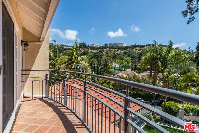 941 N Norman Place, Los Angeles, CA 90049