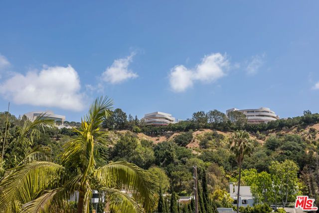 941 N Norman Place, Los Angeles, CA 90049