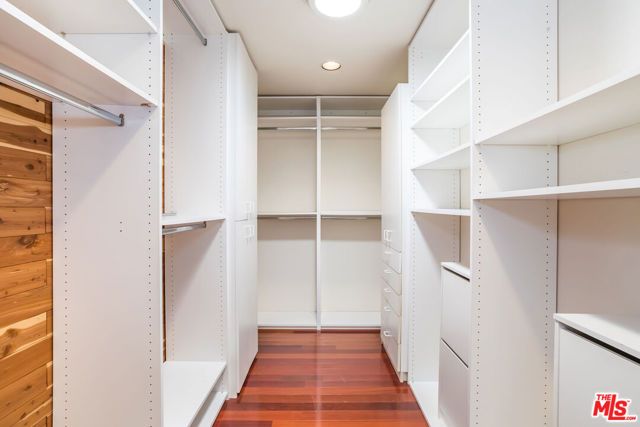 941 N Norman Place, Los Angeles, CA 90049