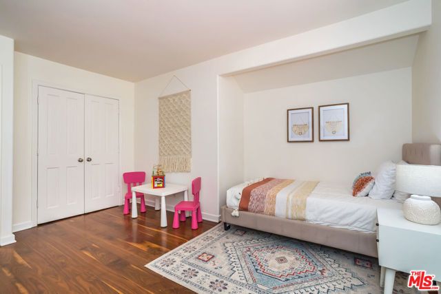 941 N Norman Place, Los Angeles, CA 90049