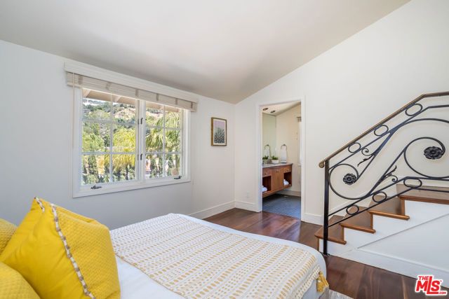 941 N Norman Place, Los Angeles, CA 90049