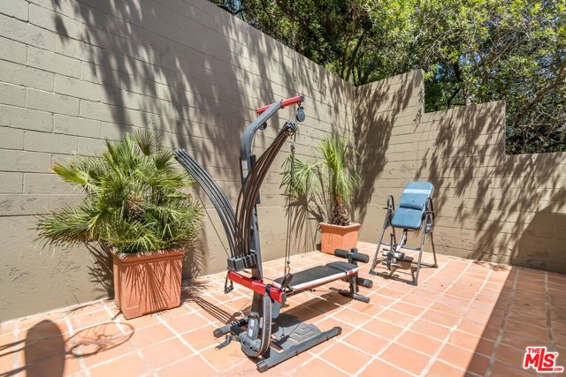 941 N Norman Place, Los Angeles, CA 90049