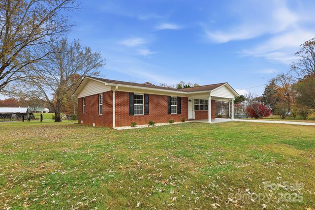 1618 Union Grove Road, Lenoir, NC 28645