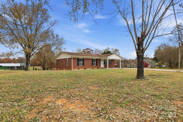 1618 Union Grove Road, Lenoir, NC 28645