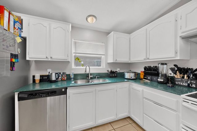 8842 Odin Road SW, Albuquerque, NM 87121