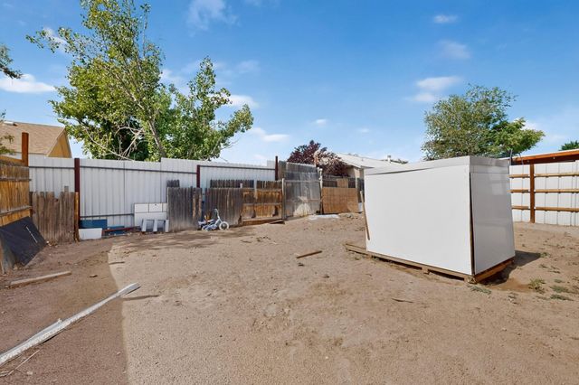8842 Odin Road SW, Albuquerque, NM 87121
