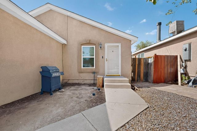 8842 Odin Road SW, Albuquerque, NM 87121