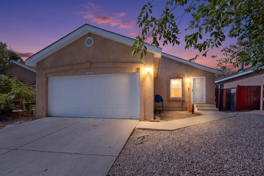 8842 Odin Road SW, Albuquerque, NM 87121