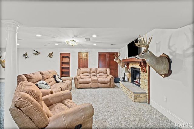 10570 Glen Oaks Drive, Festus, MO 63028