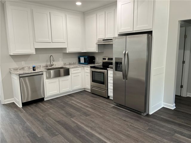 211 E Brazell Street, Other, GA 30453