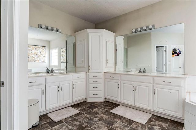 13721 Parkhill Street, Overland Park, KS 66221