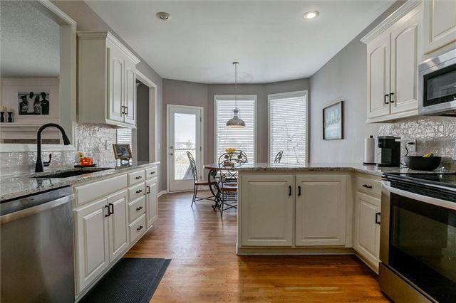 13721 Parkhill Street, Overland Park, KS 66221