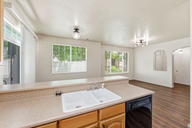 674 CANTERBURY LN, North Salt Lake, UT 84054