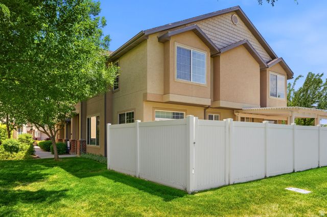 674 CANTERBURY LN, North Salt Lake, UT 84054