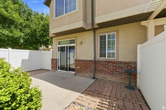 674 CANTERBURY LN, North Salt Lake, UT 84054
