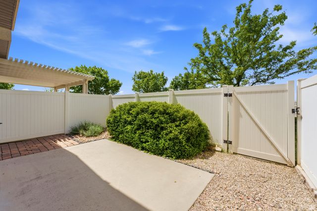 674 CANTERBURY LN, North Salt Lake, UT 84054