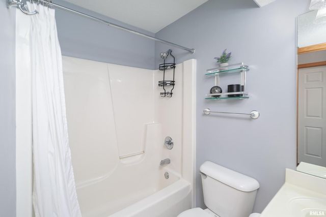 2956 HOLIDAY Court Bldg. 4, Unit 7, Bettendorf, IA 52722