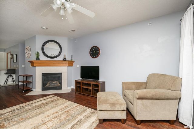 2956 HOLIDAY Court Bldg. 4, Unit 7, Bettendorf, IA 52722