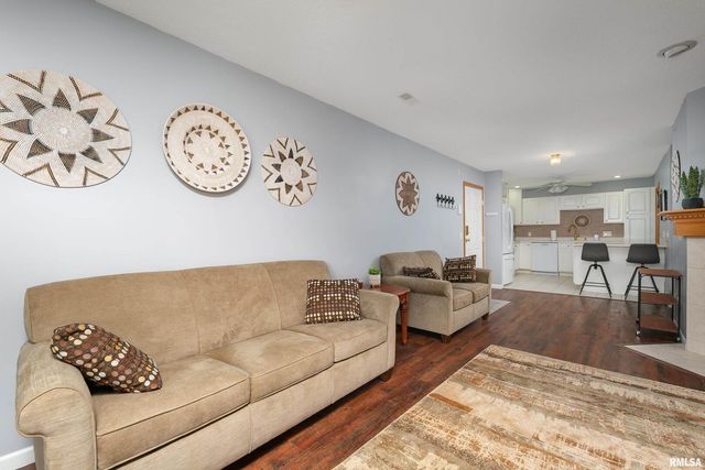 2956 HOLIDAY Court Bldg. 4, Unit 7, Bettendorf, IA 52722