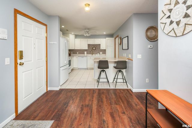 2956 HOLIDAY Court Bldg. 4, Unit 7, Bettendorf, IA 52722