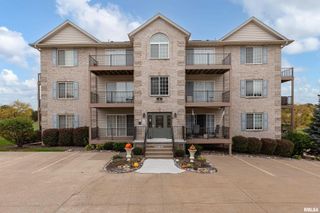 2956 HOLIDAY Court Bldg. 4, Unit 7, Bettendorf, IA 52722