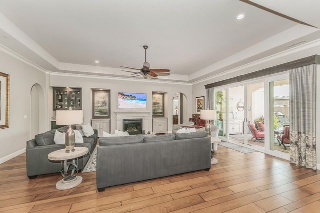 3160 Salem Avenue, Clovis, CA 93619