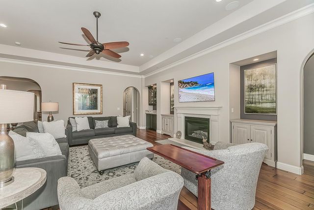 3160 Salem Avenue, Clovis, CA 93619
