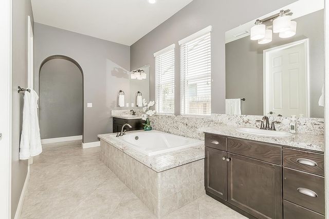 3160 Salem Avenue, Clovis, CA 93619