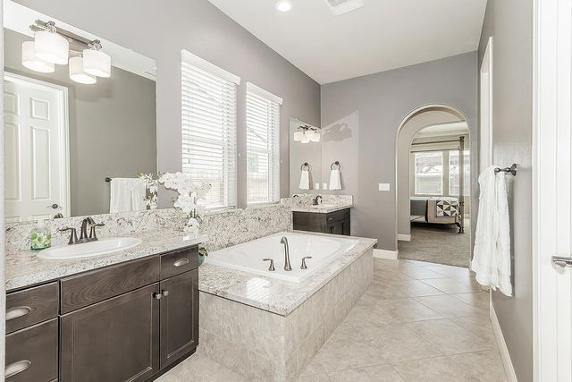 3160 Salem Avenue, Clovis, CA 93619