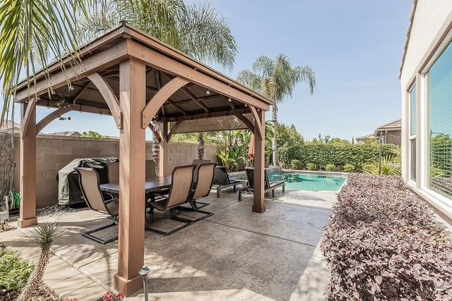 3160 Salem Avenue, Clovis, CA 93619