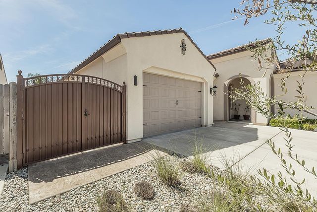 3160 Salem Avenue, Clovis, CA 93619