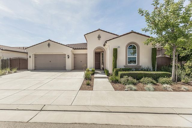 3160 Salem Avenue, Clovis, CA 93619