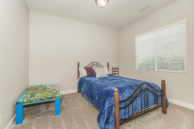 3160 Salem Avenue, Clovis, CA 93619