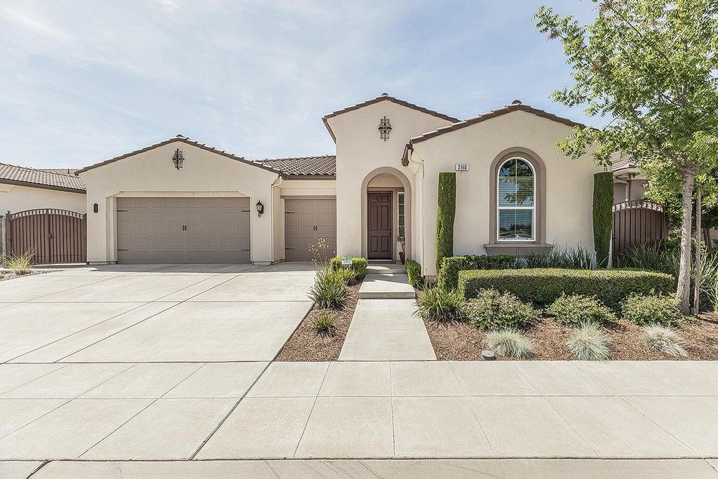 3160 Salem Avenue, Clovis, CA 93619