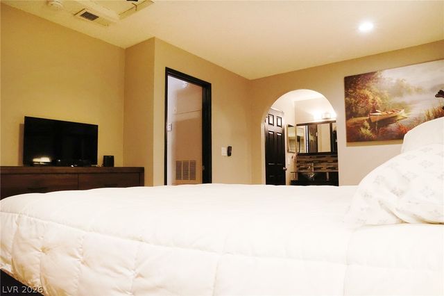 2200 South Fort Apache Road 2032, Las Vegas, NV 89117