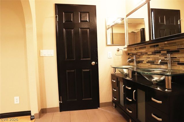 2200 South Fort Apache Road 2032, Las Vegas, NV 89117