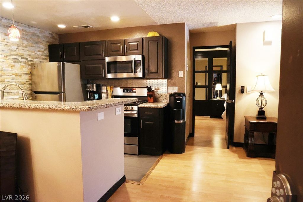 2200 South Fort Apache Road 2032, Las Vegas, NV 89117