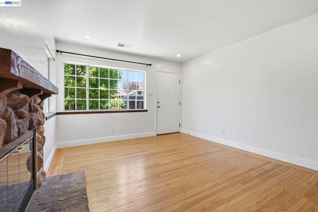 1318 Hudson St, Redwood City, CA 94061