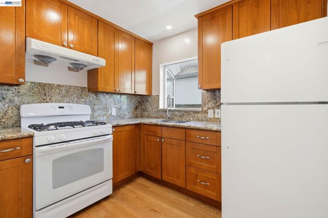 1318 Hudson St, Redwood City, CA 94061