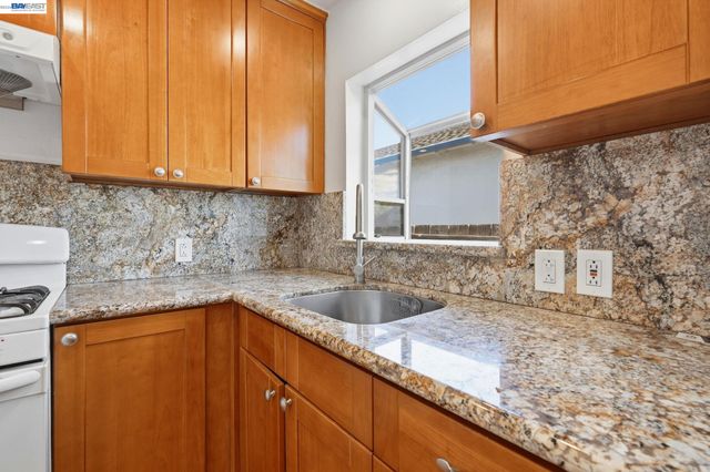 1318 Hudson St, Redwood City, CA 94061