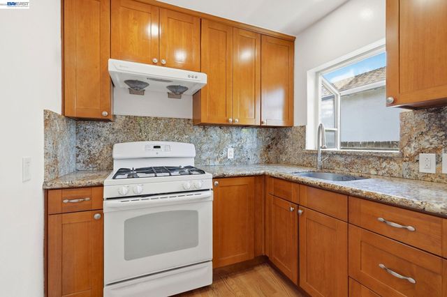 1318 Hudson St, Redwood City, CA 94061