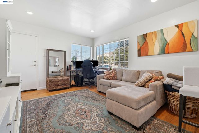 1318 Hudson St, Redwood City, CA 94061