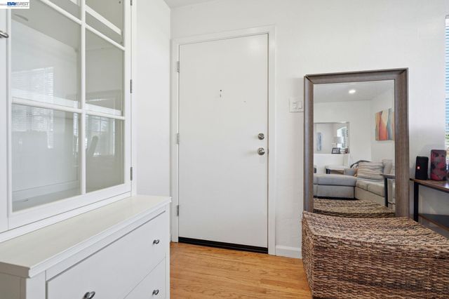 1318 Hudson St, Redwood City, CA 94061