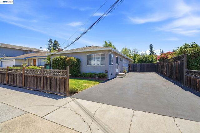 1318 Hudson St, Redwood City, CA 94061